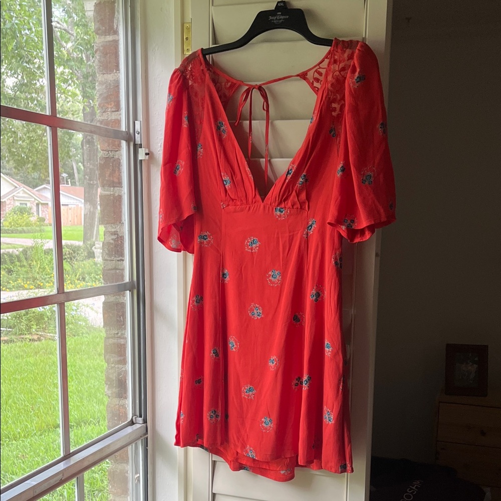 NWOT FREE PEOPLE Mockingbird Coral Red Floral Print Backless Mini Dress Size 6